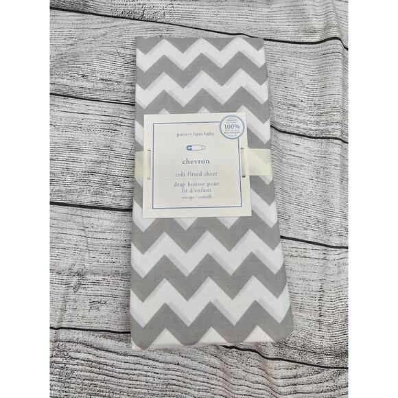 POTTERY BARN Baby CRIB FITTED SHEET. Chevron. GRAY & White. Organic Cotton - Picture 1 of 2